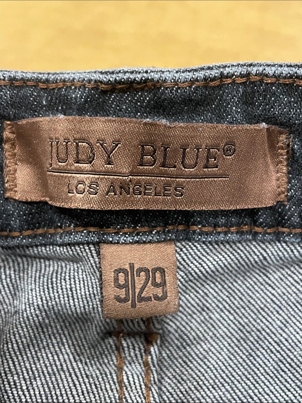 Judy Blue Denim Ankle Jeans in Dark Blue with Brown Accents
